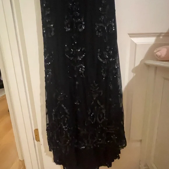 Sherrie Hill black Prom dress 54329 Beaded gown with deep
V-neckline Sz2 Black - Picture 16 of 16